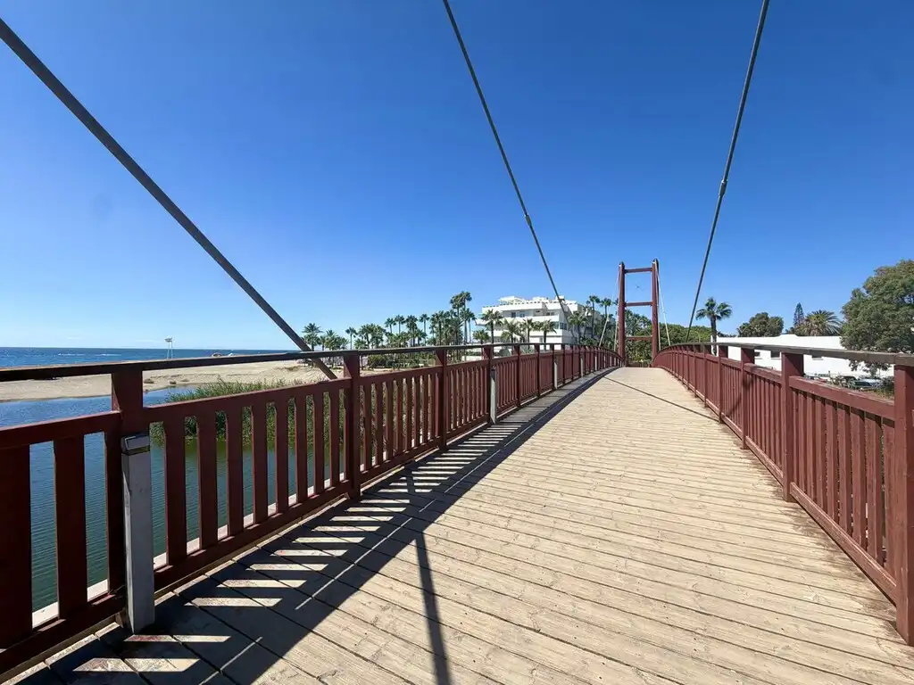 Vista exterior de Apartament en venda en Marbella amb Aire condicionat, Terrassa i Moblat