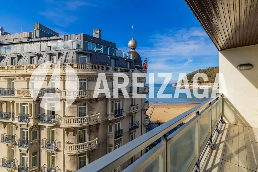 Exterior view of Flat for sale in Donostia - San Sebastián   with Air Conditioner, Heating and Terrace