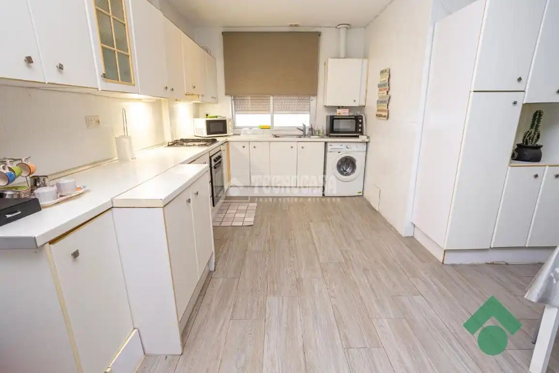 Kitchen of Flat for sale in Algeciras  with Terrace, Storage room and Furnished