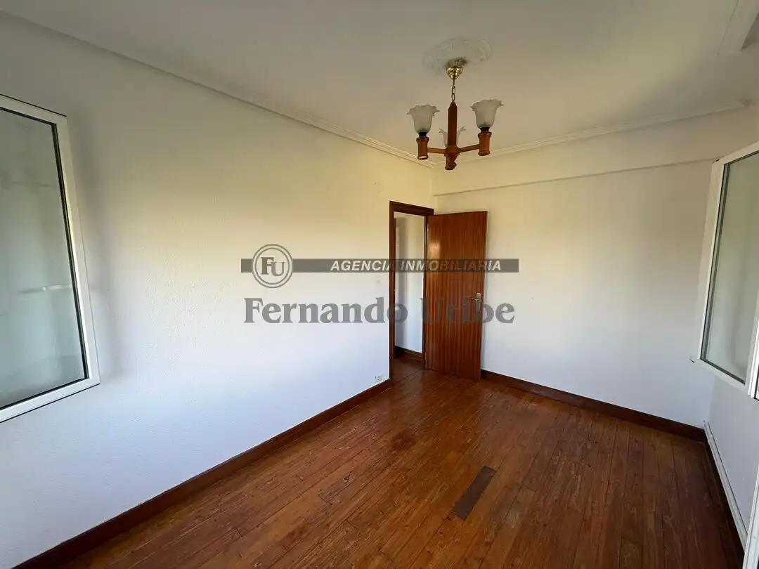Schlafzimmer von Wohnung zum Verkauf in Iurreta mit Privatgarten, Abstellraum und Balkon