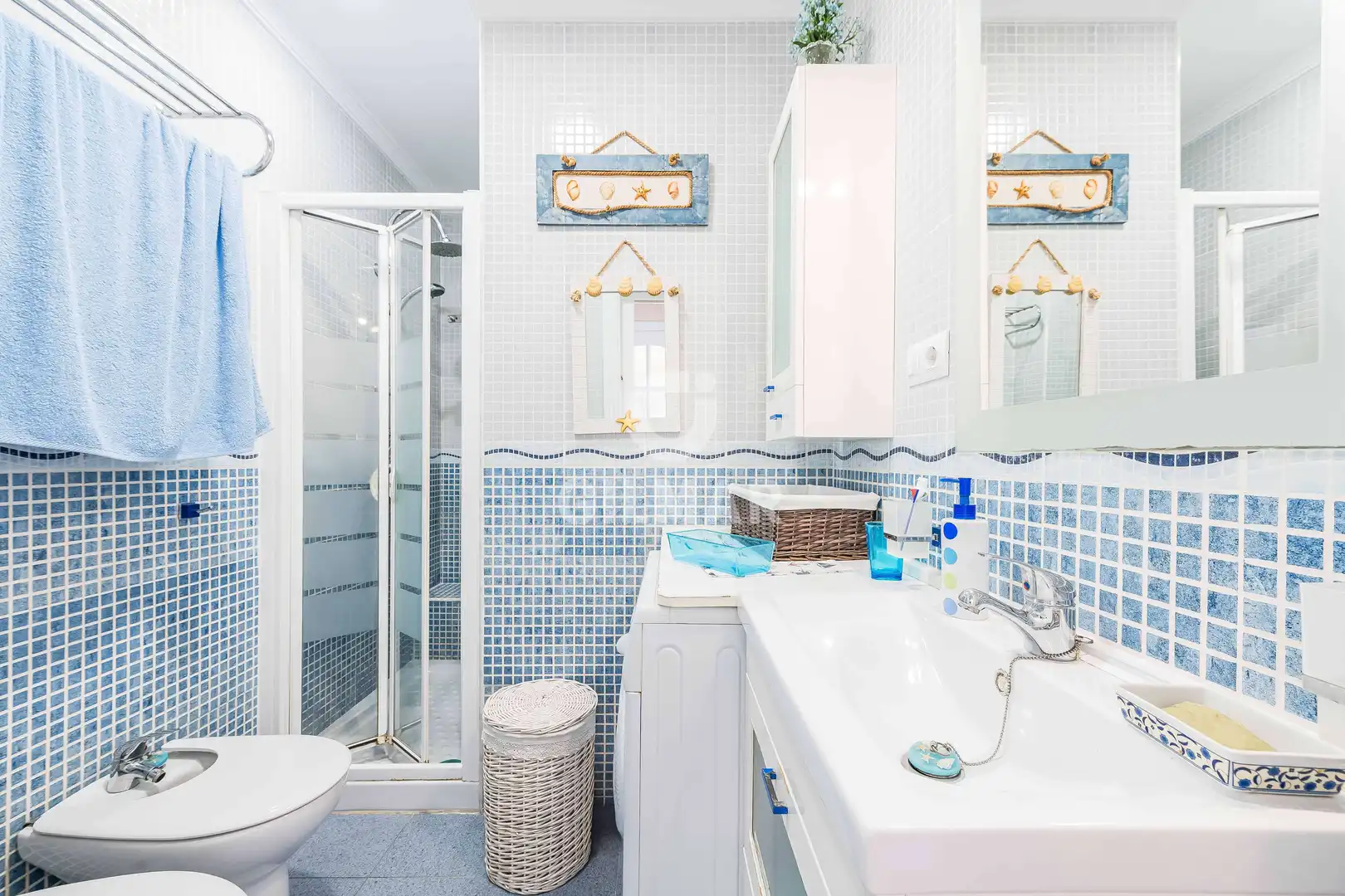 Bathroom of Flat for sale in Barbate  with Private garden, Swimming Pool and Balcony