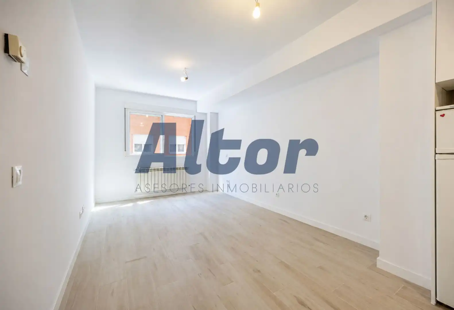 Bedroom of Flat for sale in Madrid  with Air Conditioner, Heating and Storage room