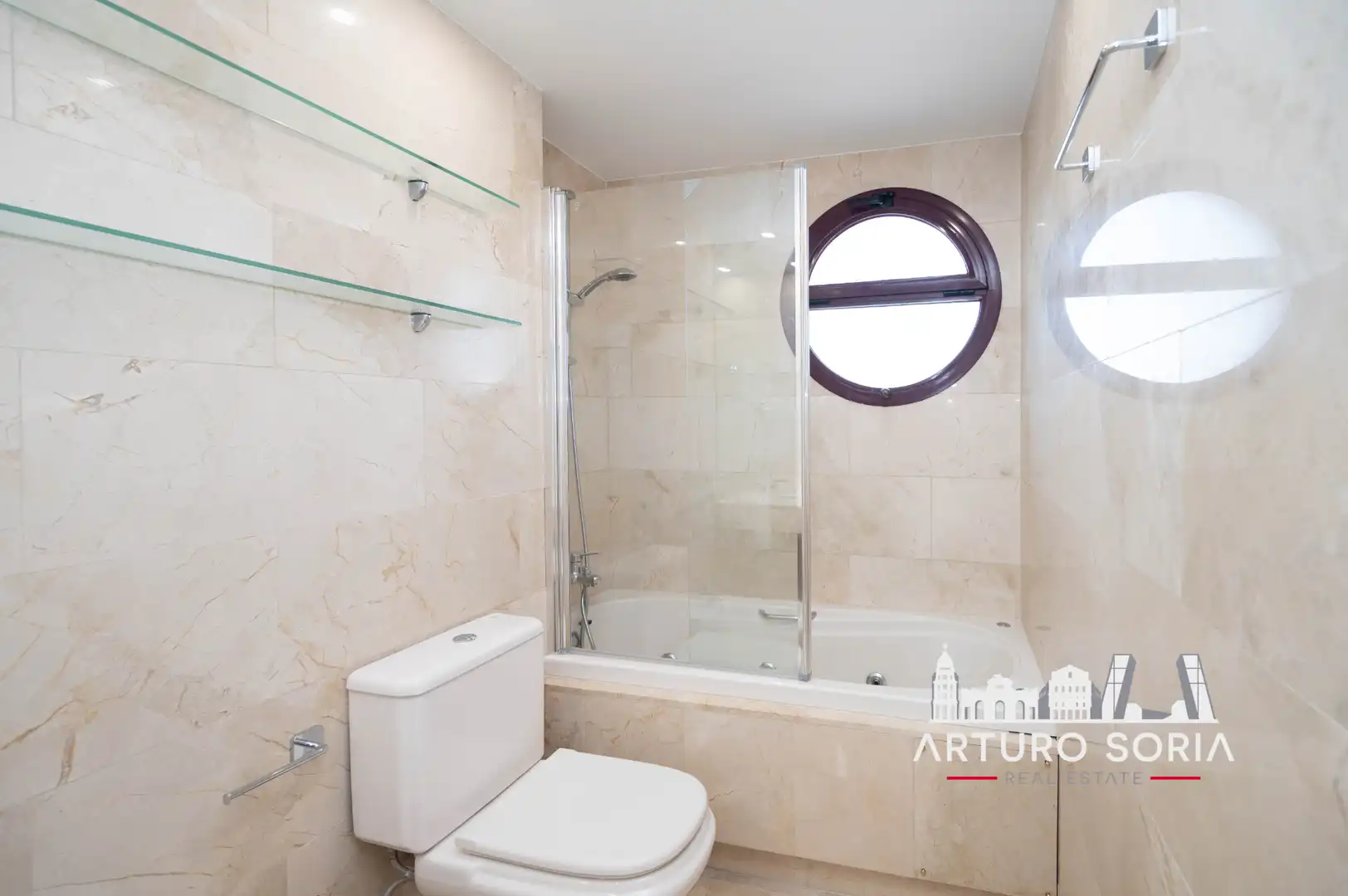 Bany de Àtic de lloguer en La Moraleja amb Terrassa i Piscina comunitària