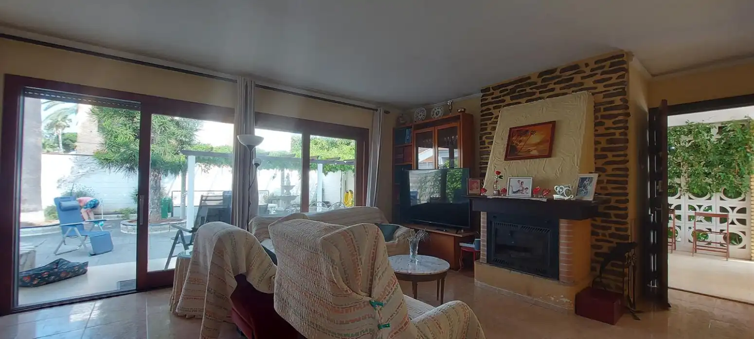 Casa con terraza en alquiler en Corinto - Almarda, imagen 8