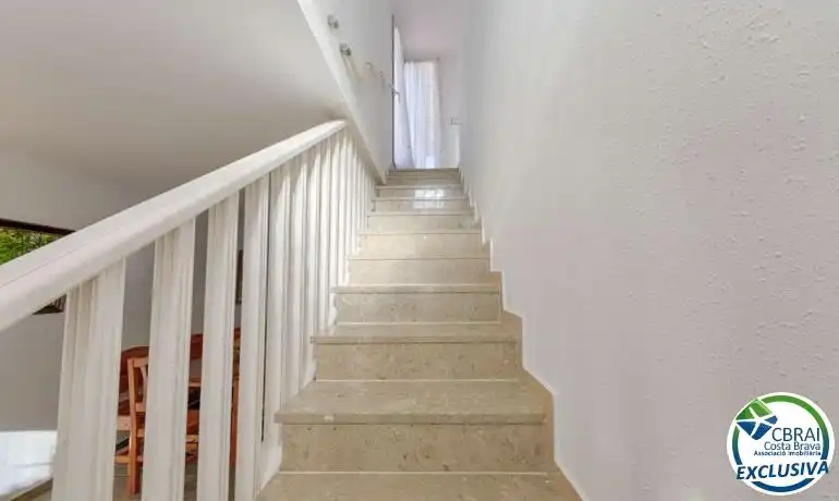 Detached homes for sale in Roses  with Private garden and Community pool