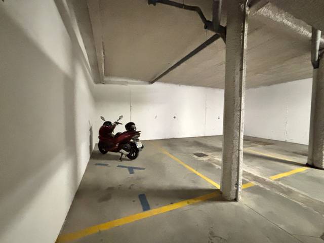 Garaje en Venta en Calle Cantueso en Valdeacederas