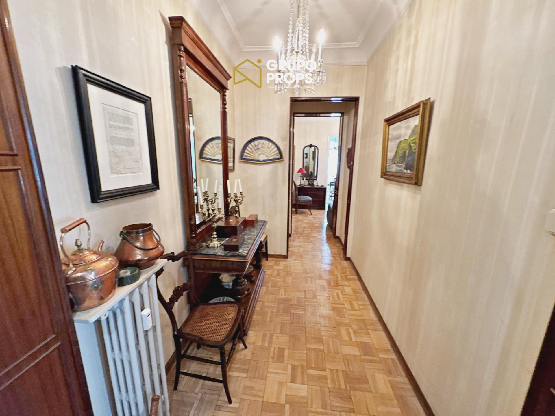 Flat for sale in  Madrid Capital  with Air Conditioner, Heating and Parquet flooring