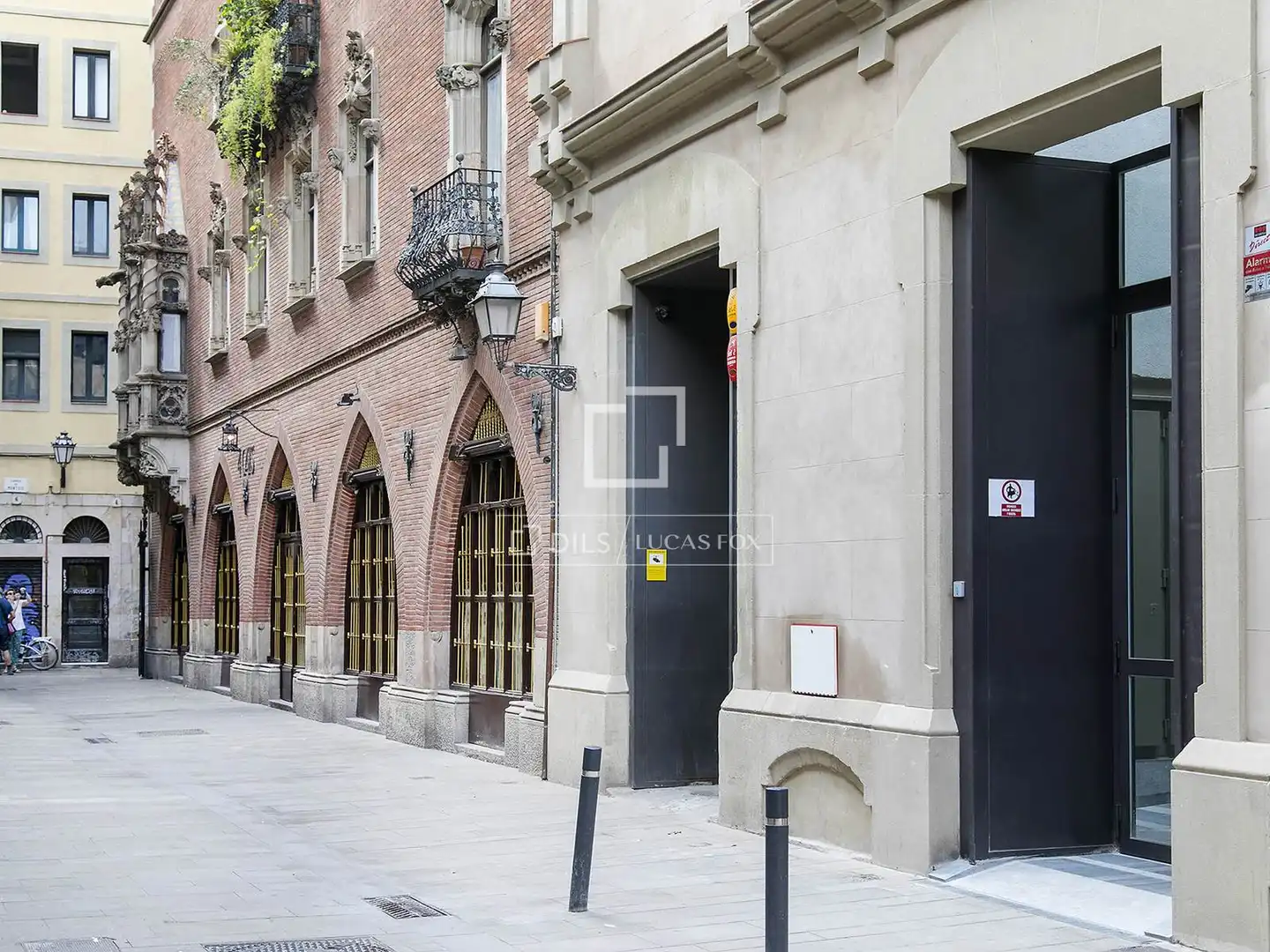 Vista exterior de Pis en venda en Barcelona amb Aire condicionat, Terrassa i Piscina
