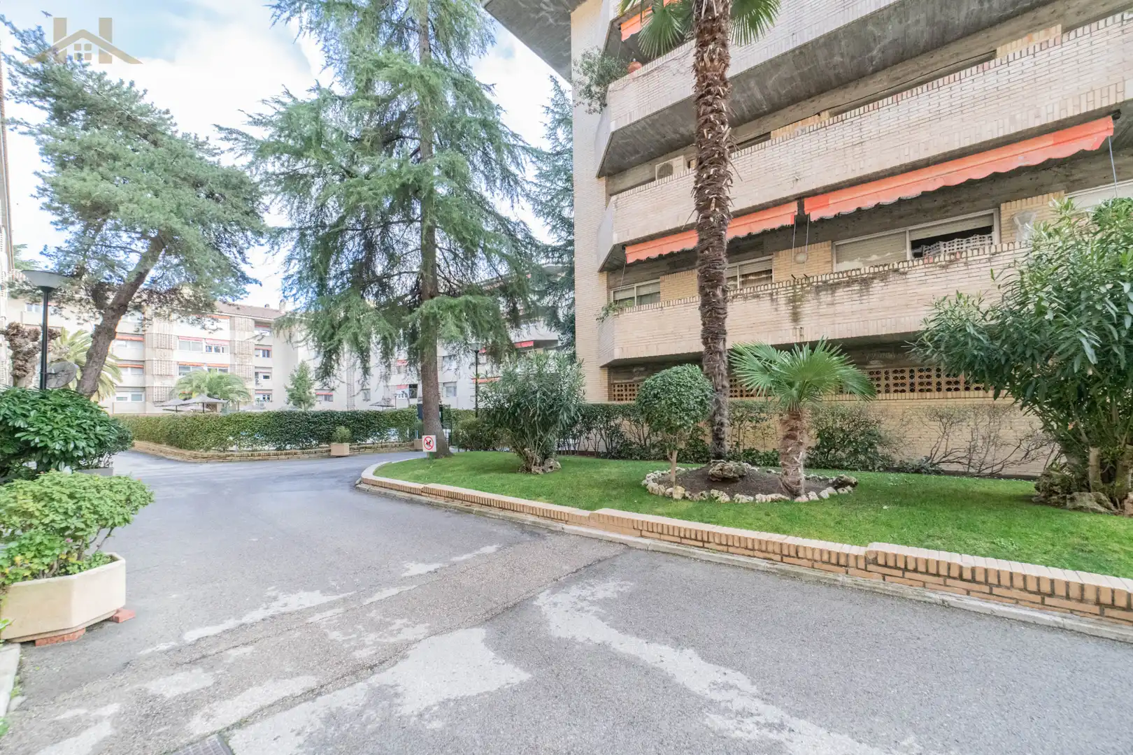 Vista exterior de Pis en venda en Majadahonda amb Calefacció, Terrassa i Forn