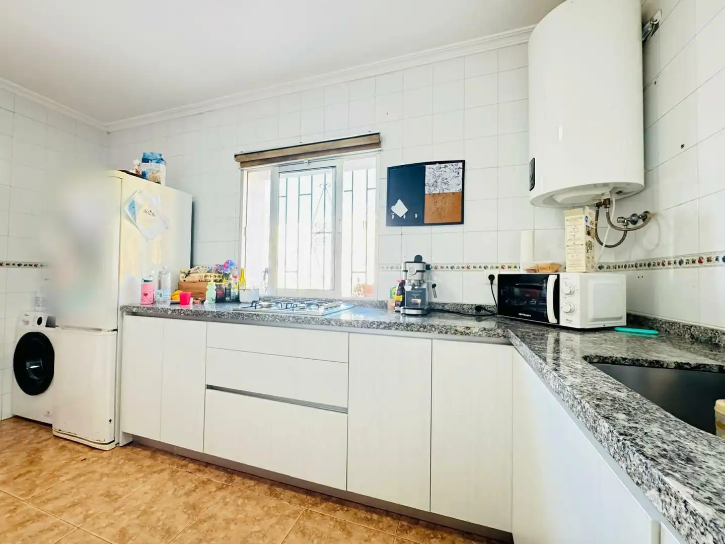 Kitchen of Houses for sale in Algeciras  with Storage room