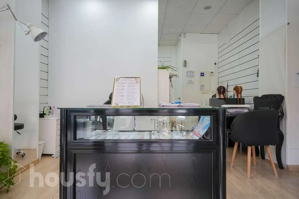Local comercial en venda a Calle Lola membrives ., imagen 13