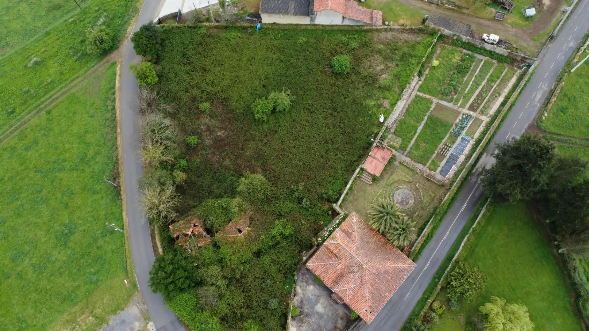 Houses for sale in Pravia  with Private garden, Terrace and Storage room