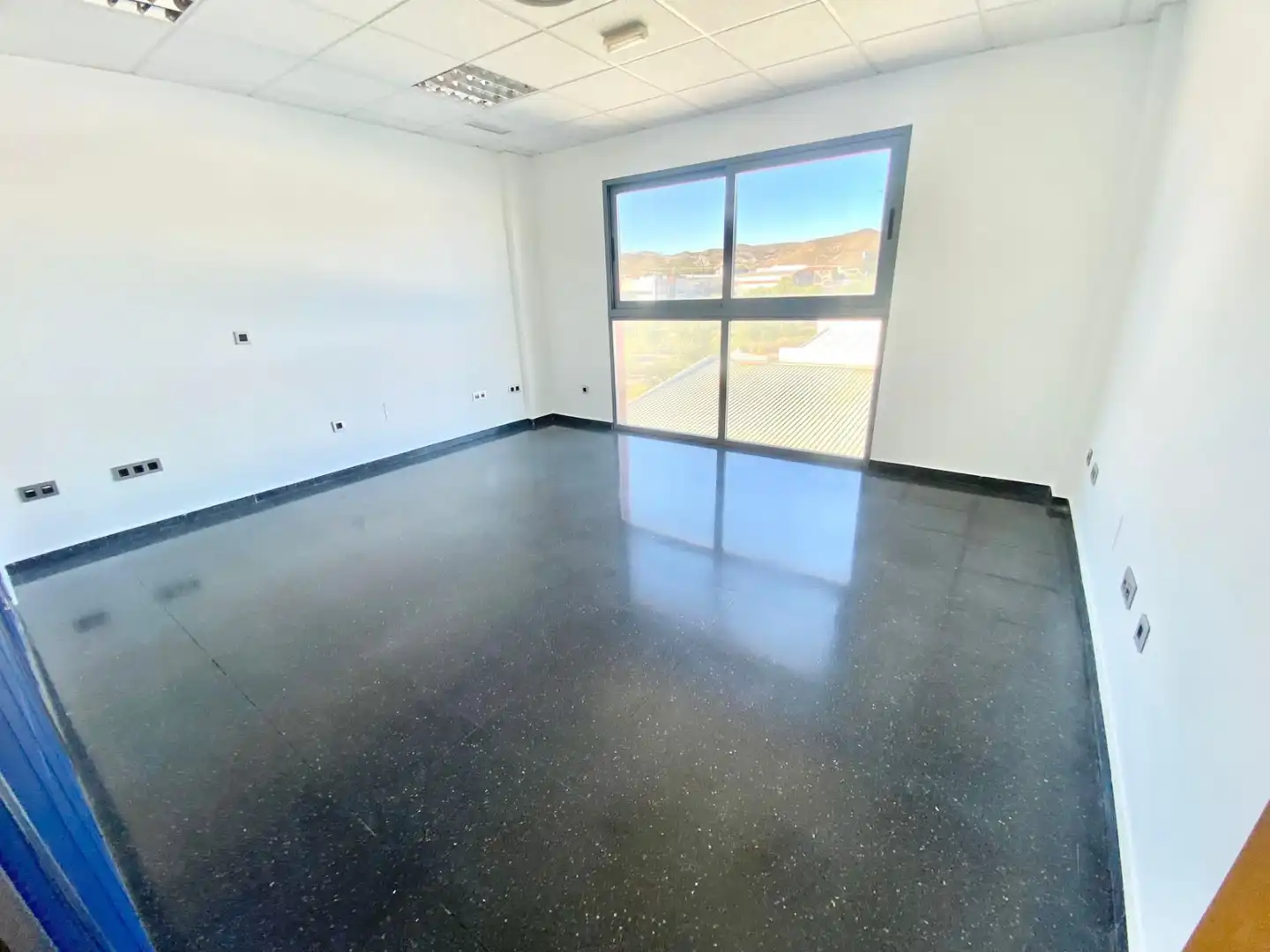 Büro zum Verkauf in Lorca mit Heizung und Terrasse