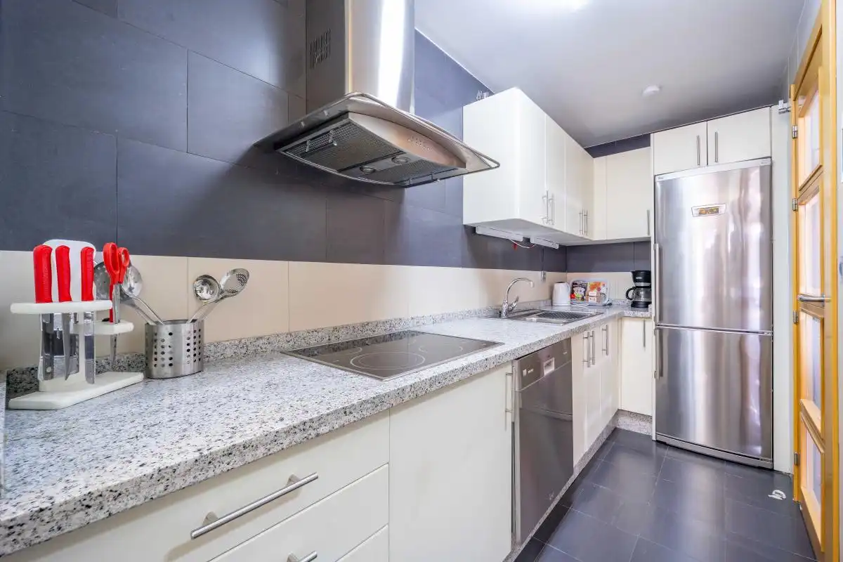Cocina de Piso de alquiler en Málaga con Aire acondicionado, Calefacción y Amueblado