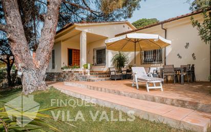 Vista exterior de Casa o xalet en venda en Caldes de Montbui amb Calefacció, Jardí privat i Terrassa