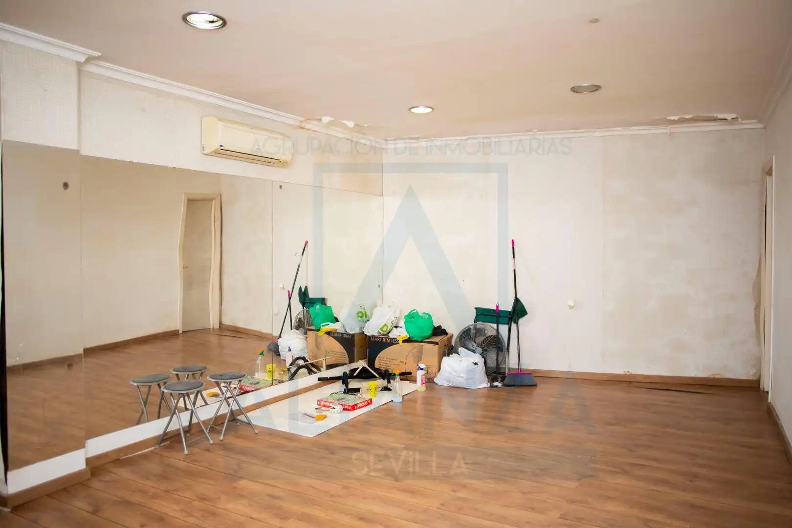 Houses for sale in Santiponce  with Air Conditioner, Terrace and Balcony