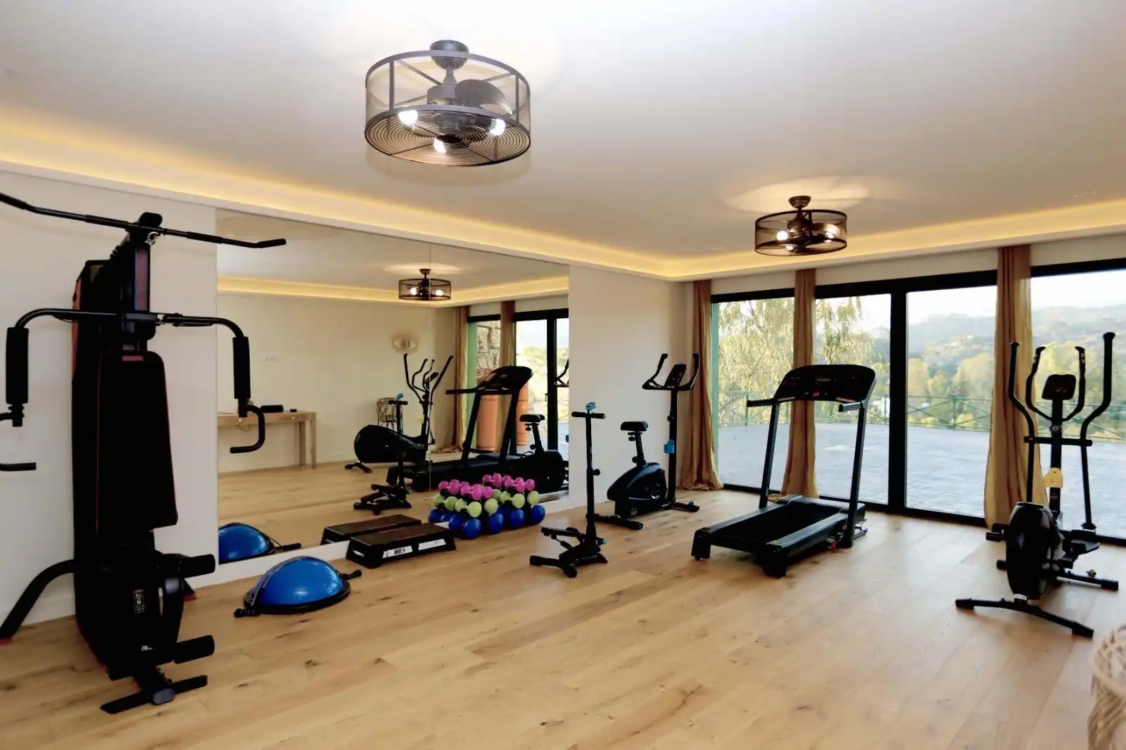 Casa o chalet de alquiler en Estepona con Aire acondicionado, Jardín privado y Terraza