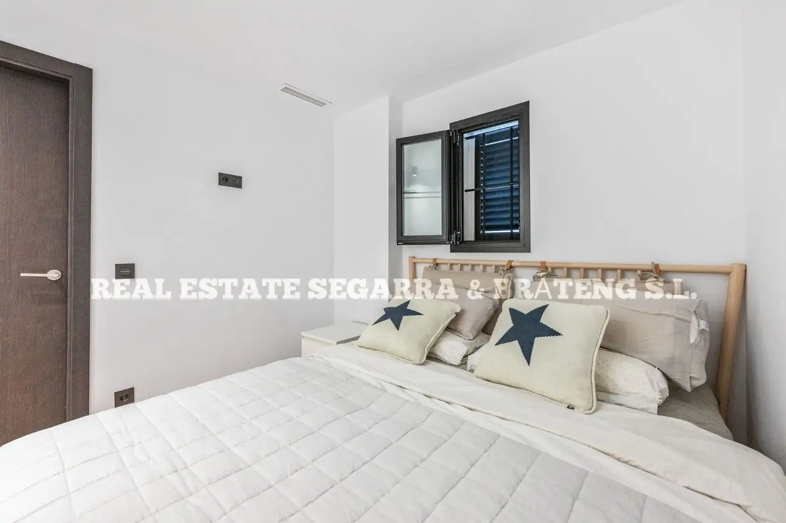 Bedroom of Attic for sale in Marbella  with Air Conditioner, Heating and Oven