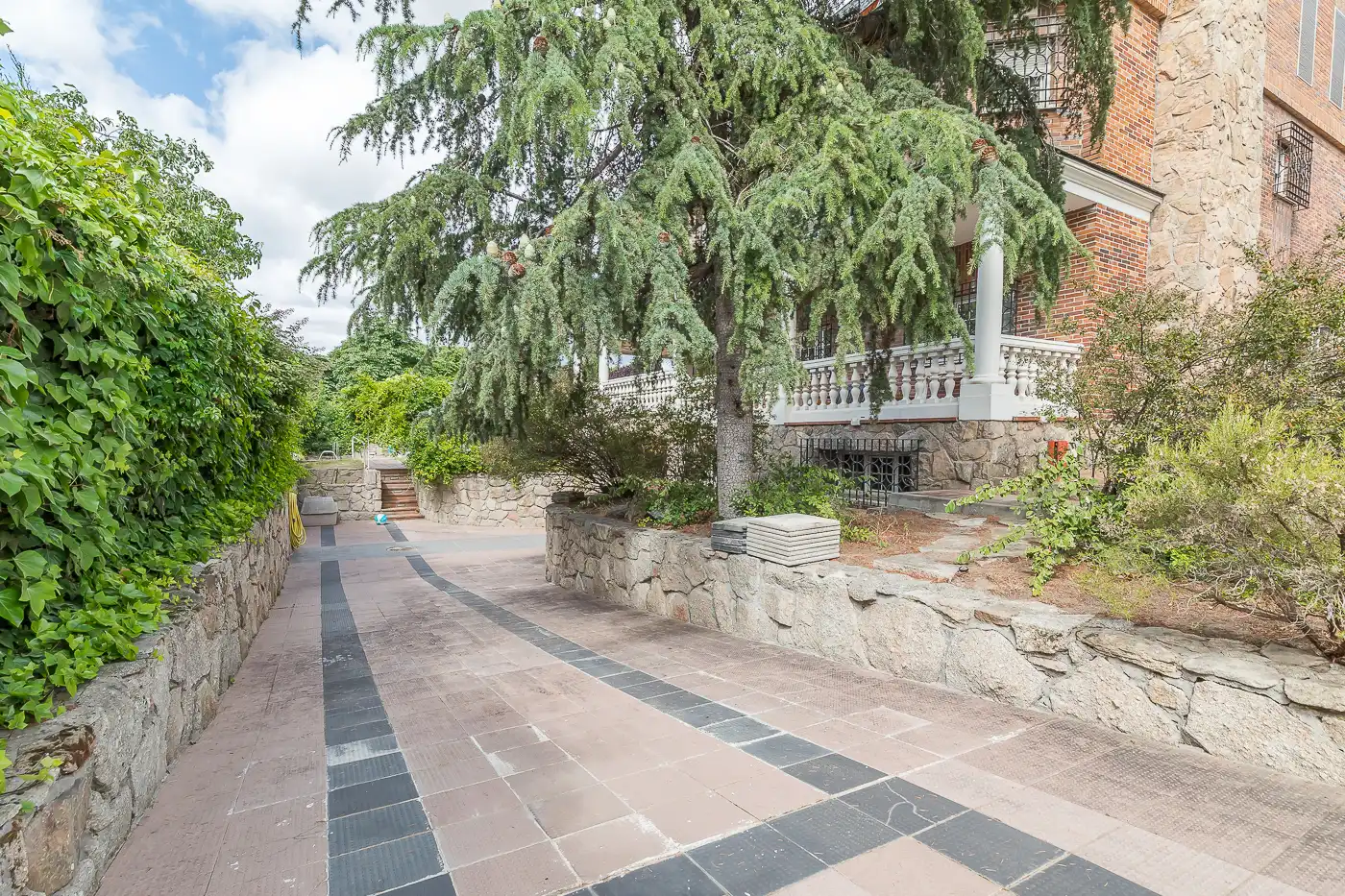 Terrassa de Casa o xalet en venda en Pozuelo de Alarcón amb Aire condicionat, Jardí privat i Parquet