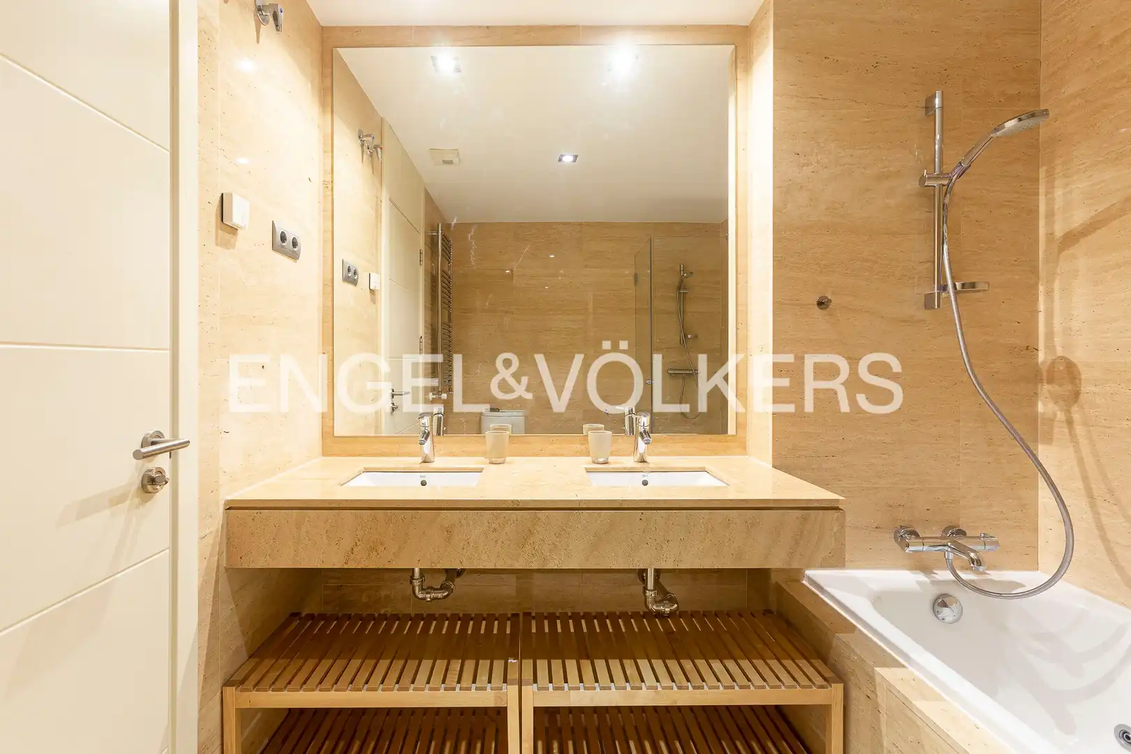 Baño de Ático de alquiler en Zona Monte El Pilar