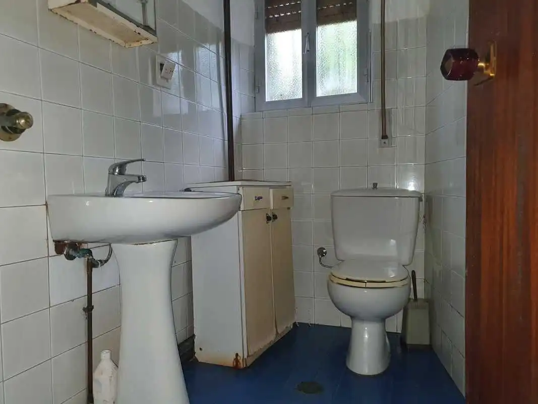 Bany de Casa o xalet en venda en Llanes amb Calefacció i Jardí privat