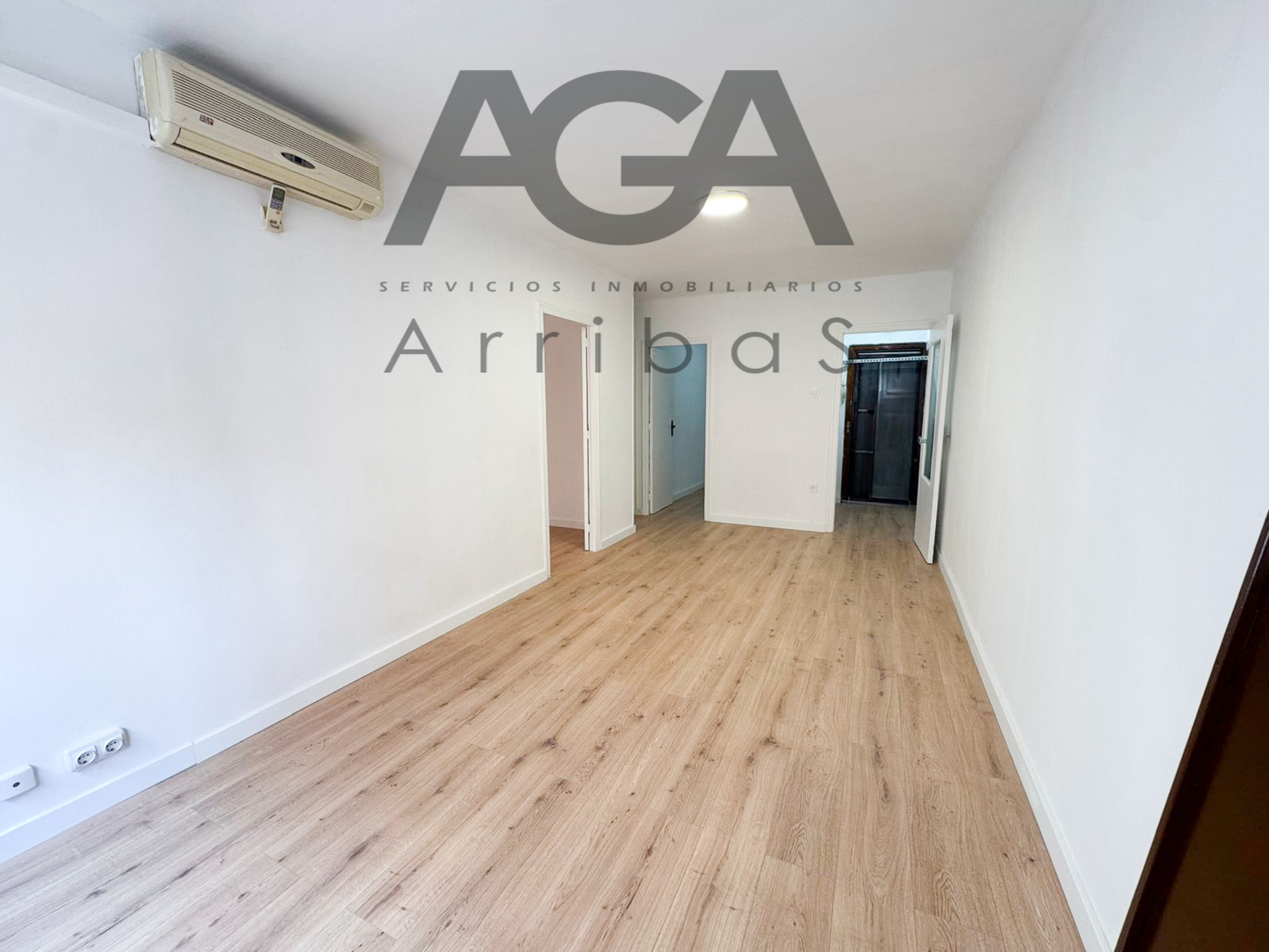 Flat for sale in Badalona  with Air Conditioner and Heating