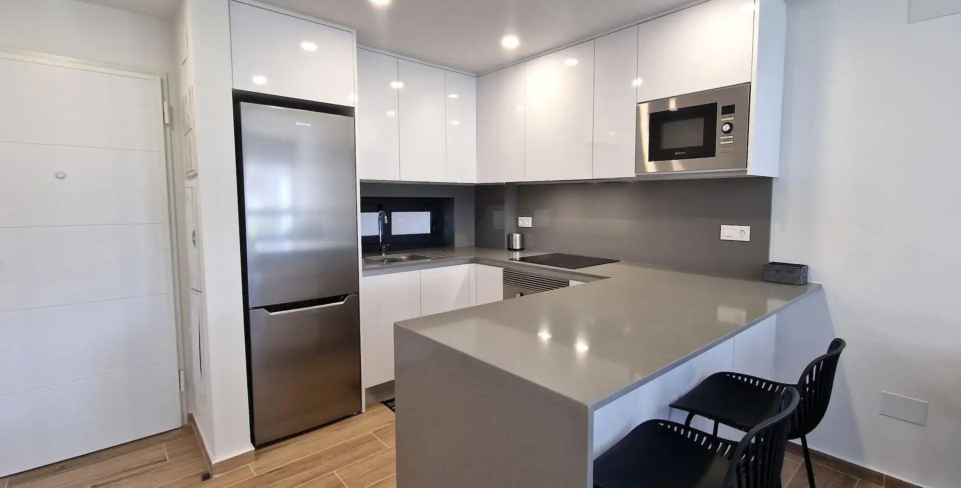 Cocina de Apartamento de alquiler en Orihuela con Aire acondicionado, Calefacción y Terraza