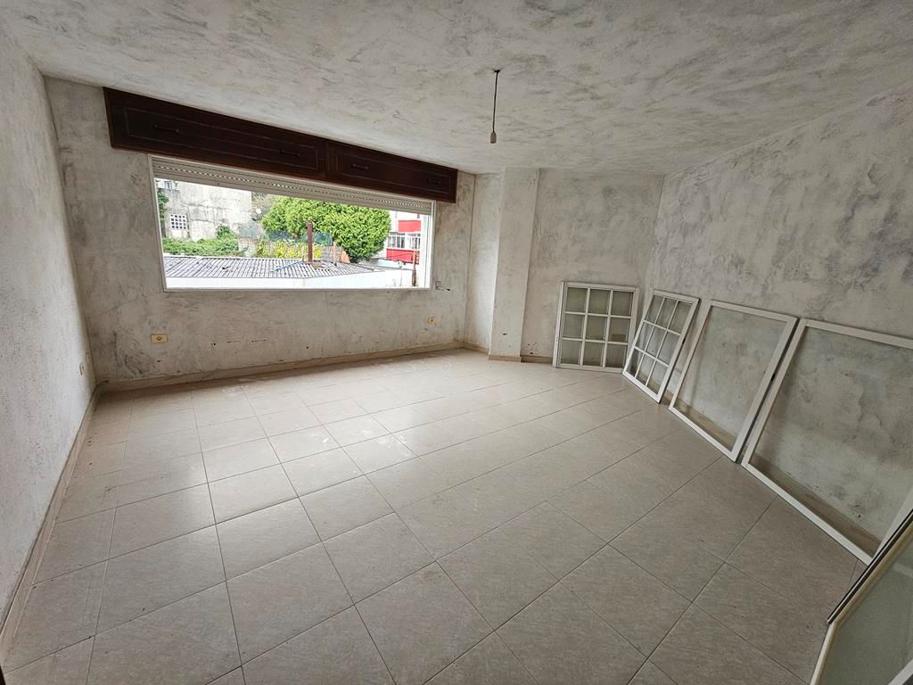 Building for sale in Boiro