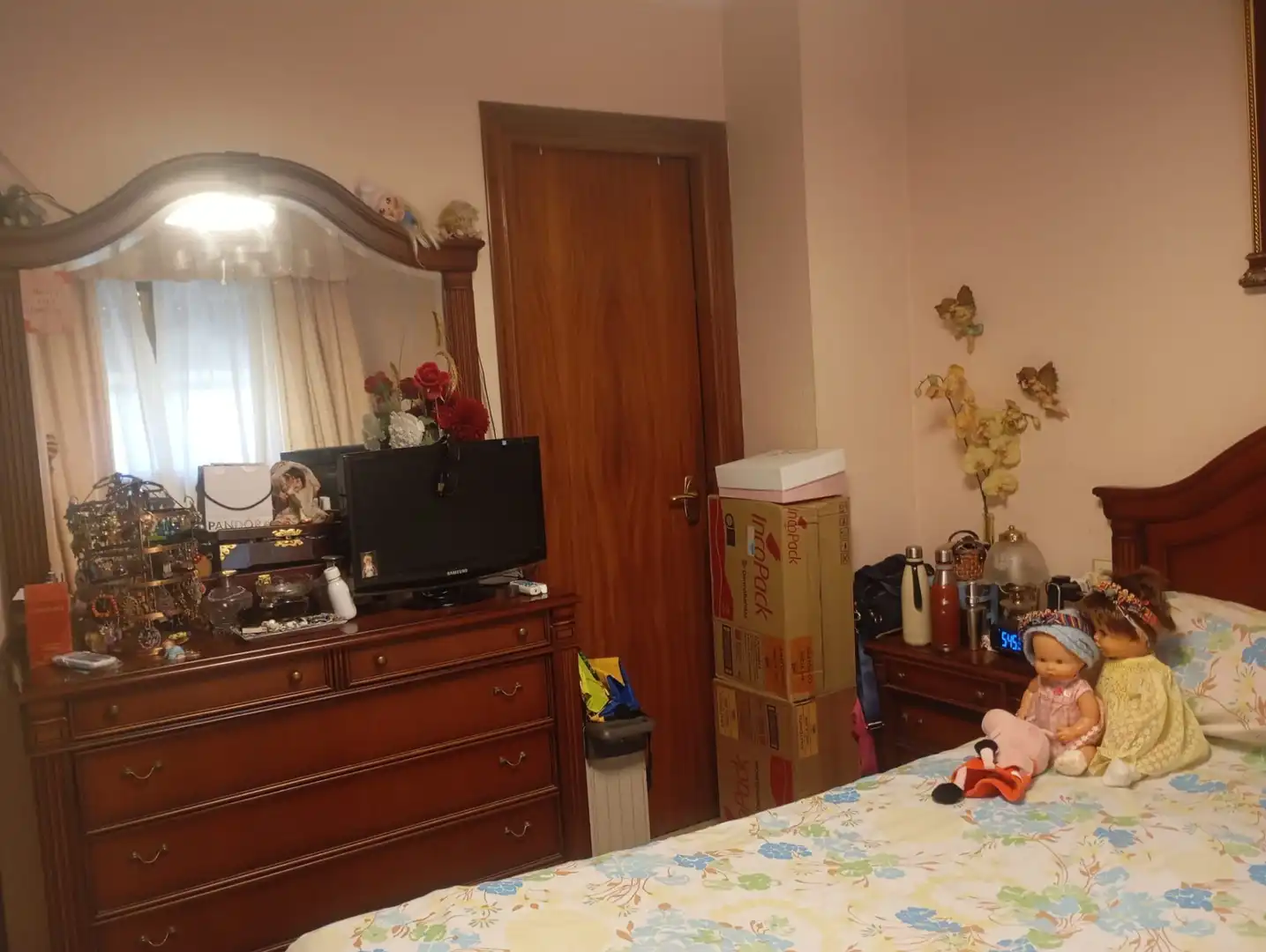 Habitación de Piso en venta en Sevilla con Aire acondicionado, Terraza y Balcón