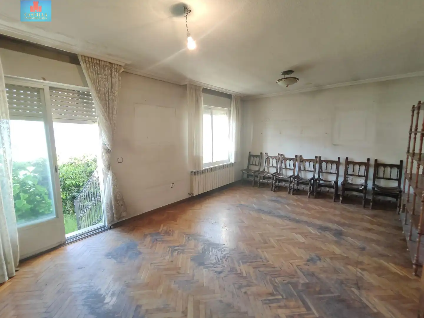 Sala de estar de Casa adosada en venta en Ávila con Calefacción, Jardín privado y Trastero