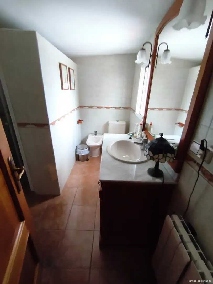 Bathroom of Houses for sale in Buñol  with Air Conditioner, Furnished and Alarm