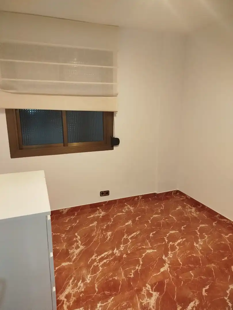 Habitación de Piso en venta en Badalona con Aire acondicionado, Amueblado y Horno