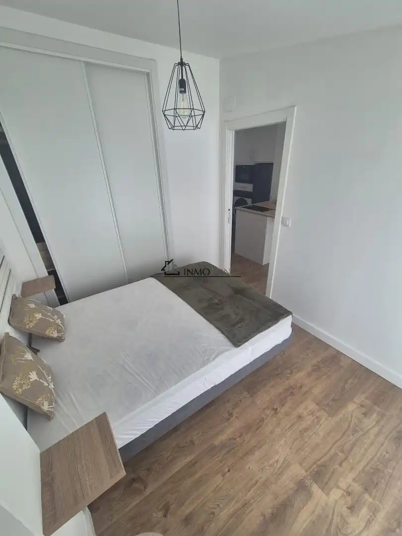 Schlafzimmer von Dachboden zur Miete in Pontevedra Capital  mit Heizung, Terrasse und Abstellraum