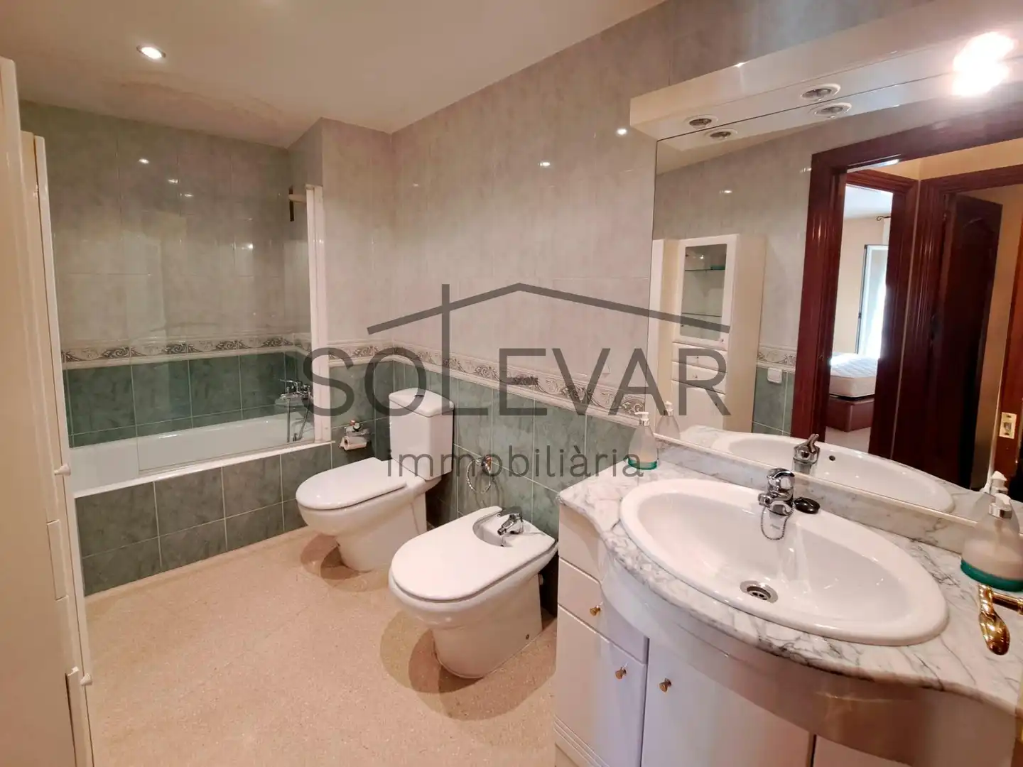 Bathroom of Flat for sale in Tremp  with Air Conditioner, Heating and Balcony