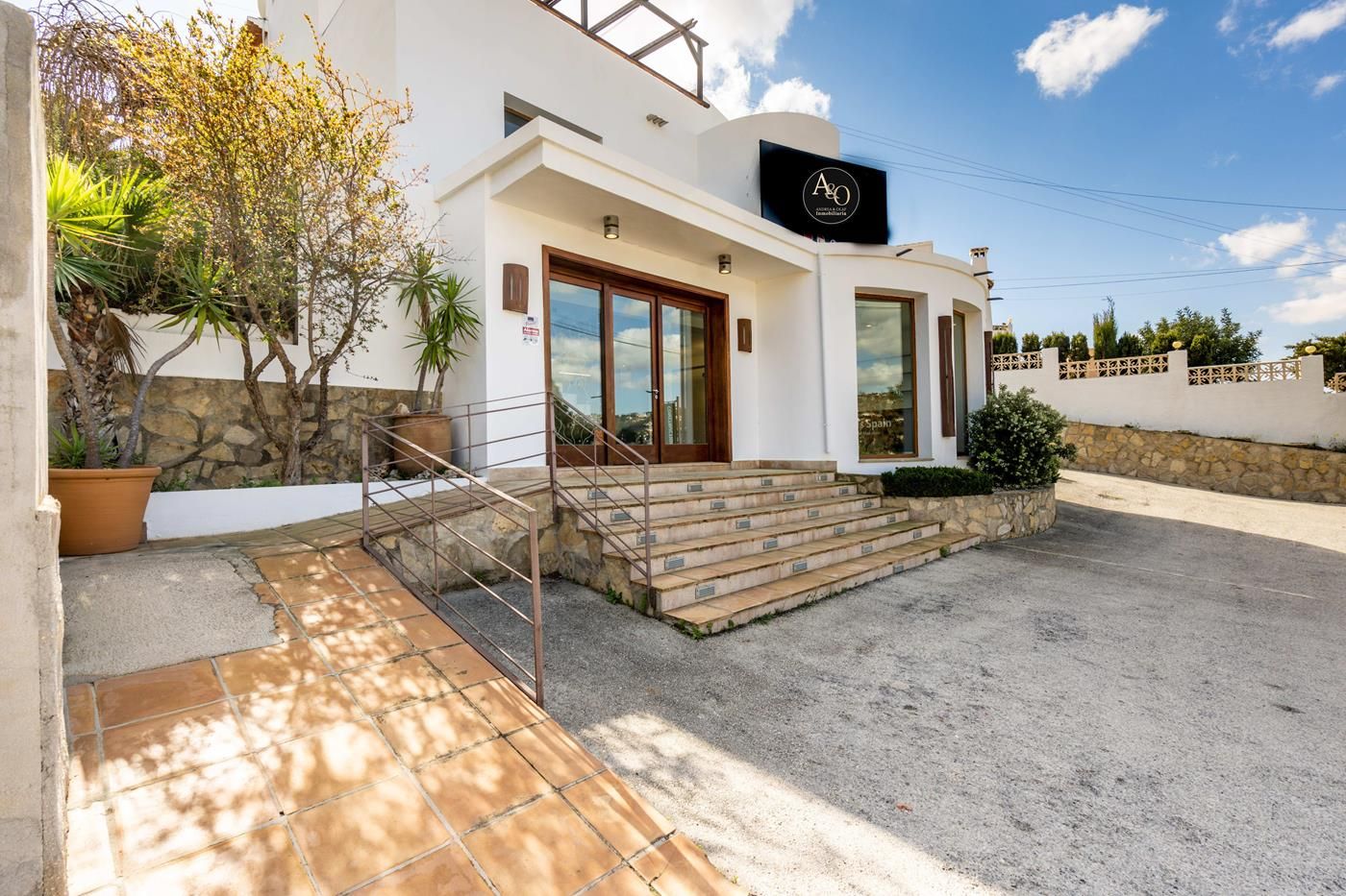 Vista exterior de Local en venda en Benissa amb Aire condicionat