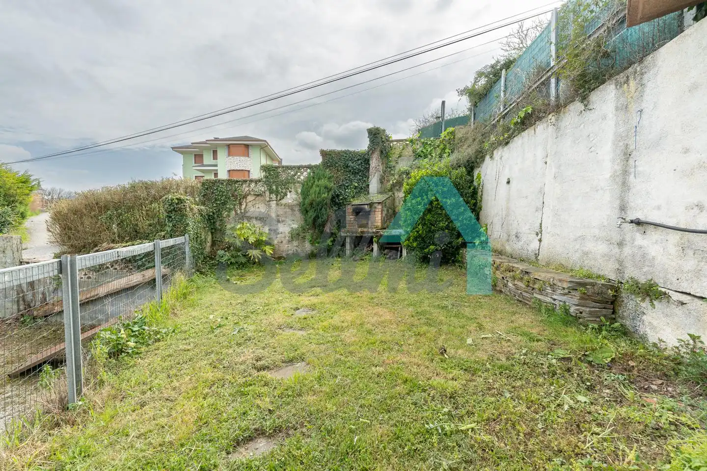 Casa adosada en venta en El Franco  con Calefacción, Jardín privado y Parquet