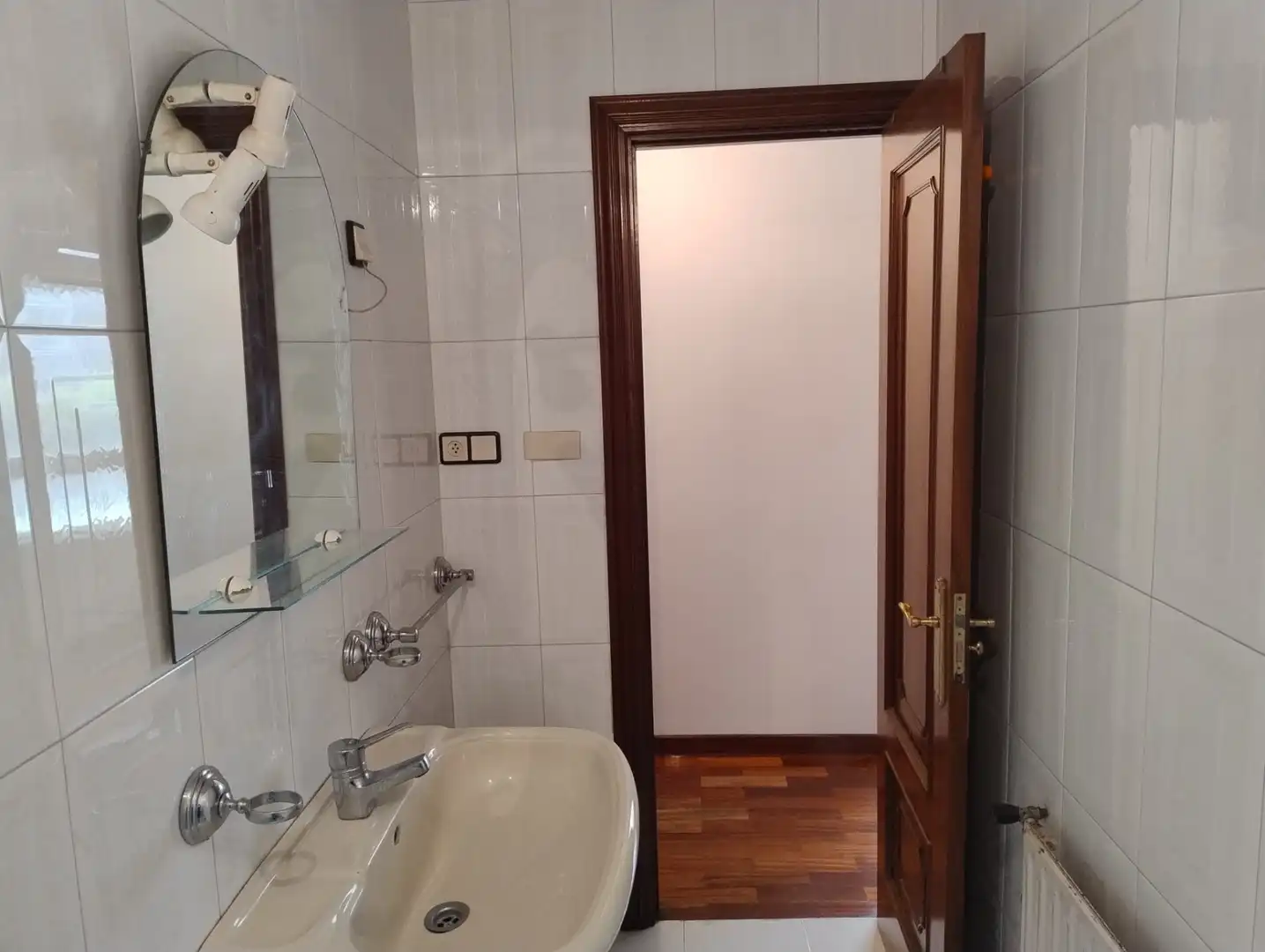 Bany de Pis de lloguer en Santiago de Compostela  amb Calefacció, Moblat i Forn