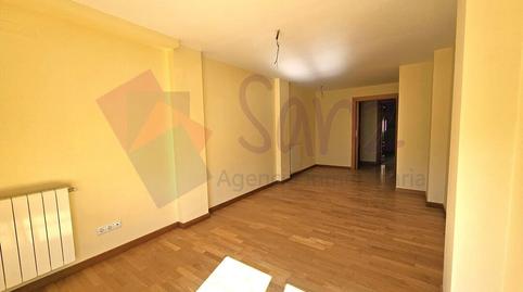 Foto 2 de Piso en venta en Travesía Estrecha, Ribafrecha, La Rioja