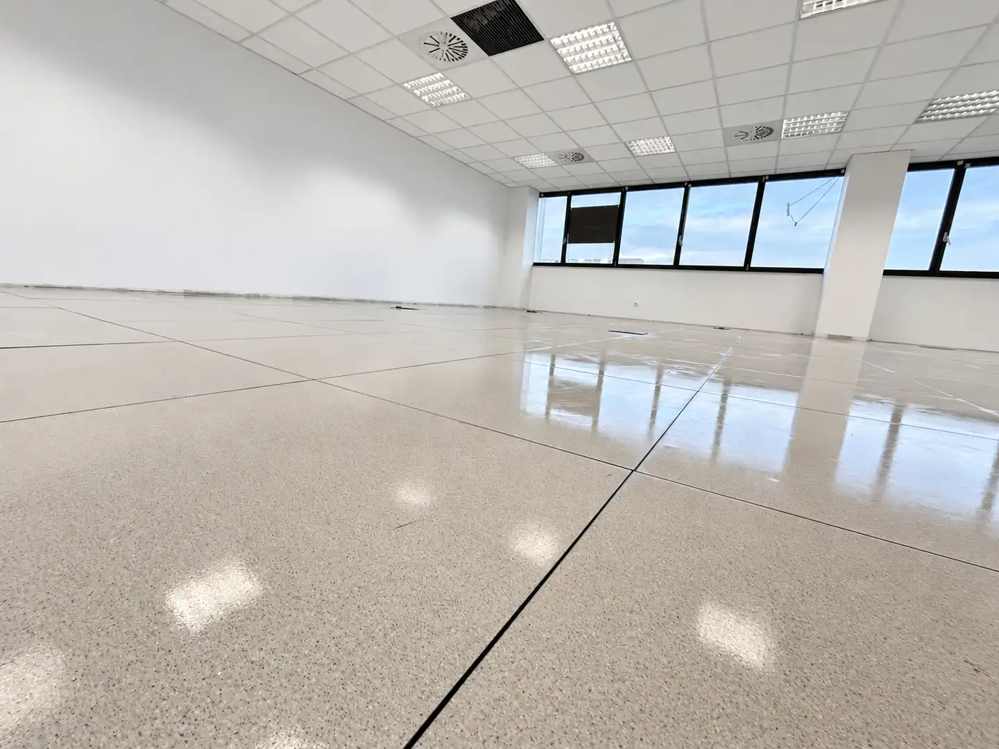 Office space with lift to rent in Polígono Parque Empresarial la Muga 11, imagen 22