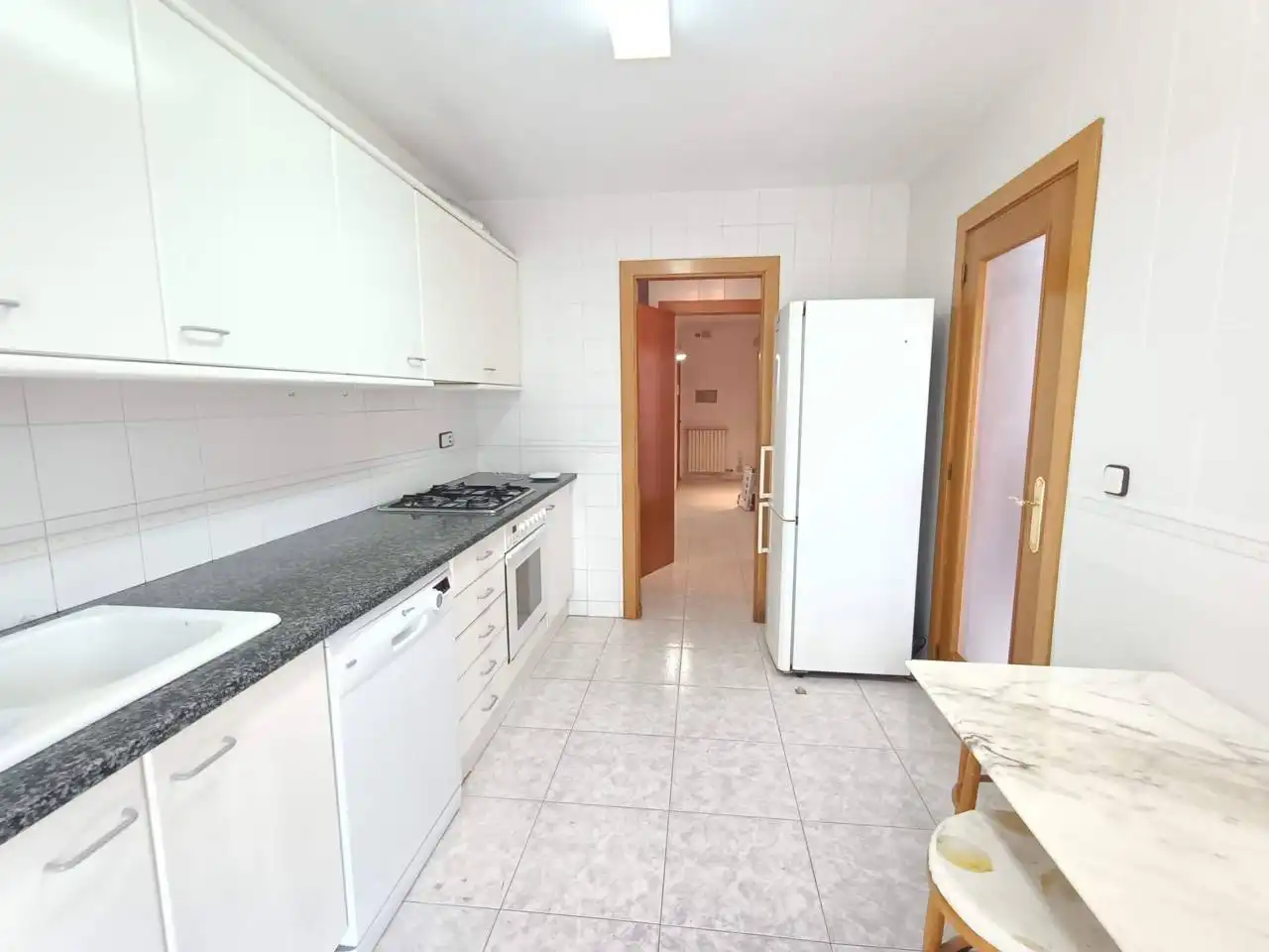 Cocina de Piso de alquiler en Vic con Calefacción, Terraza y Trastero