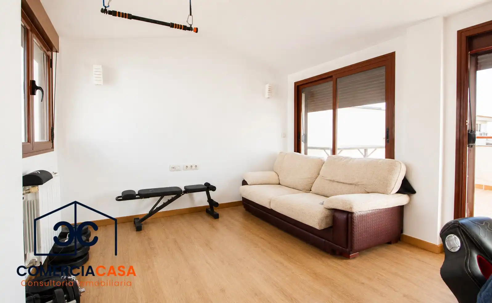 Sala d'estar de Casa adosada en venda en Armilla amb Aire condicionat, Calefacció i Moblat