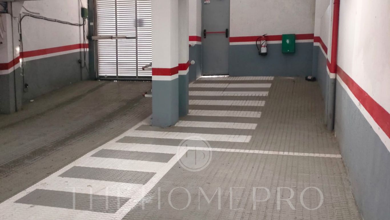 Parking of Garage for sale in Santa Coloma de Gramenet  with Alarm