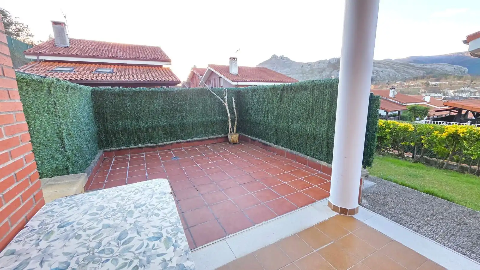 Jardí de Casa o xalet en venda en Castro-Urdiales amb Calefacció, Jardí privat i Terrassa