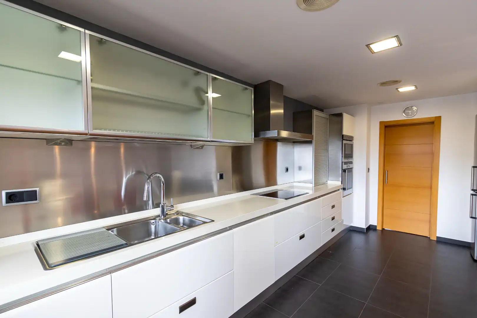 Cuina de Dúplex de lloguer en Ourense Capital  amb Aire condicionat, Calefacció i Parquet