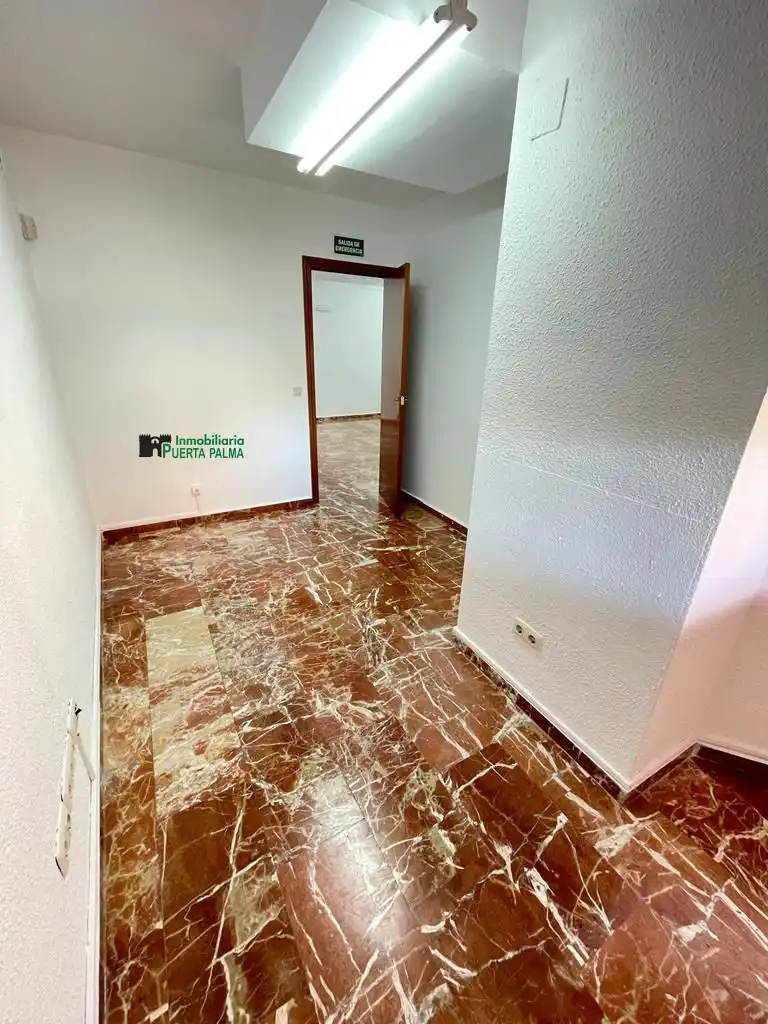Büro zum Verkauf in Badajoz mit Klimaanlage