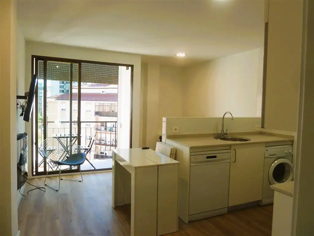 Cocina de Piso de alquiler en  Pamplona / Iruña con Calefacción, Parquet y Amueblado