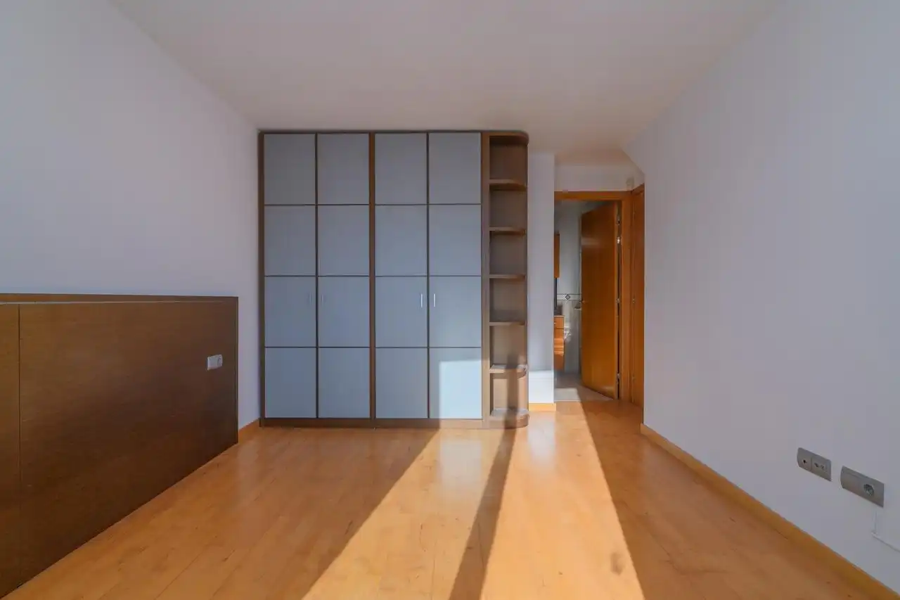 Bedroom of Duplexes for sale in Manresa  with Air Conditioner, Parquet flooring and Terrace