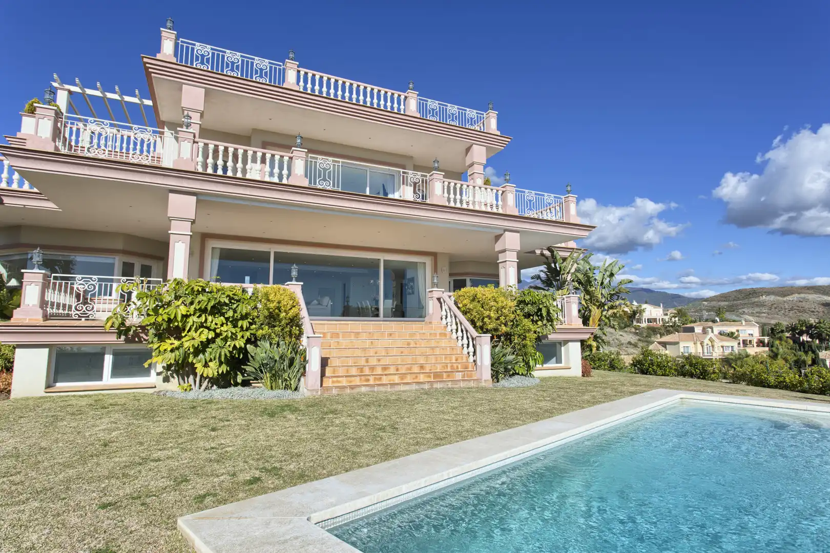 Casa con piscina en venta en Los Flamingos, imagen 3