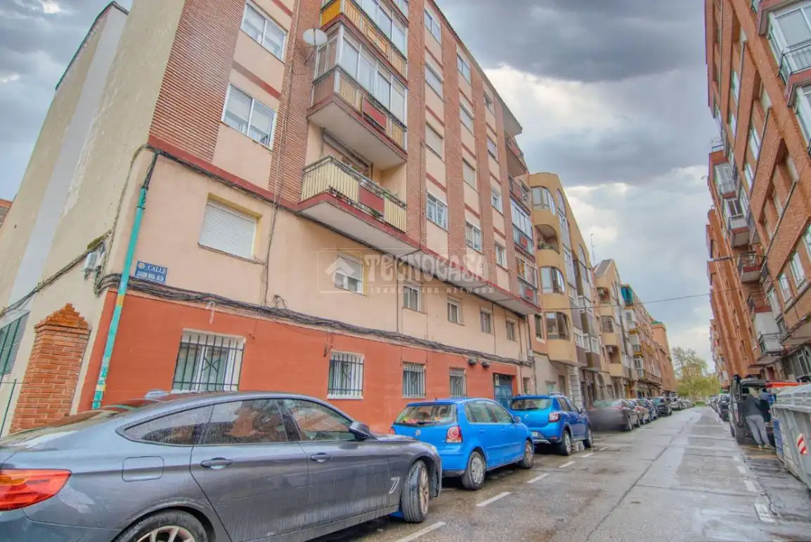 Exterior view of Flat for sale in Valladolid Capital  with Heating