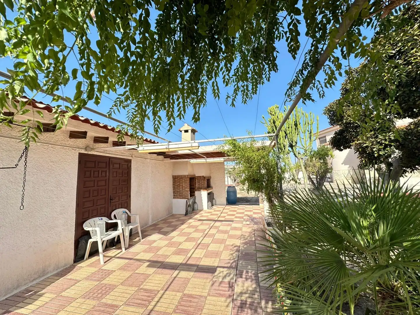 Vista exterior de Casa o xalet en venda en Alicante / Alacant amb Jardí privat, Terrassa i Traster